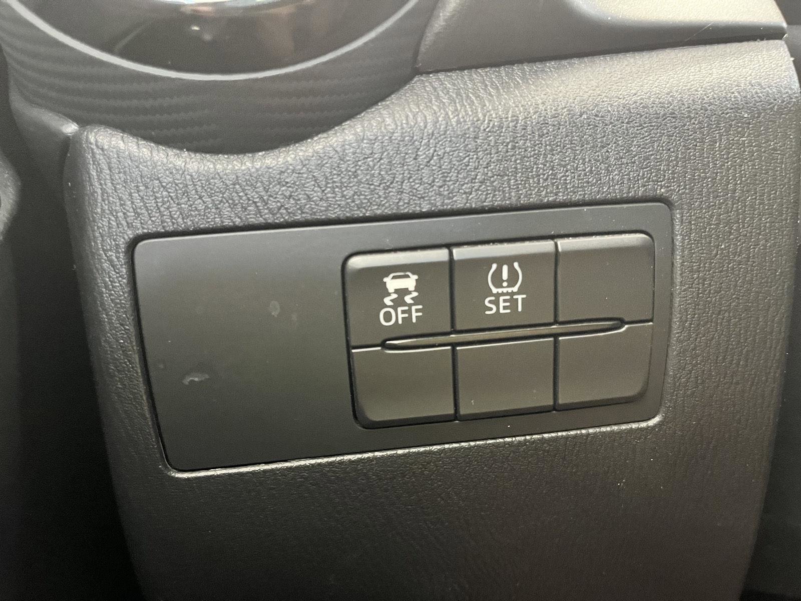 Used 2019 Toyota Yaris LE FWD image 23