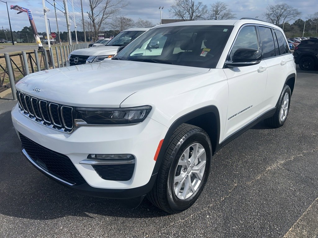 Used 2023 Jeep Grand Cherokee Limited image 7