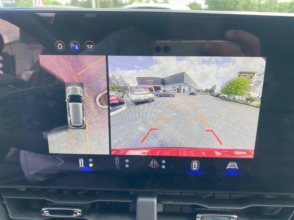 Used 2025 Chevrolet Equinox RS w/ Safety and Technology Package AWD/4WD image 15