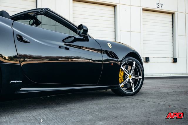 Used 2014 Ferrari California image 30
