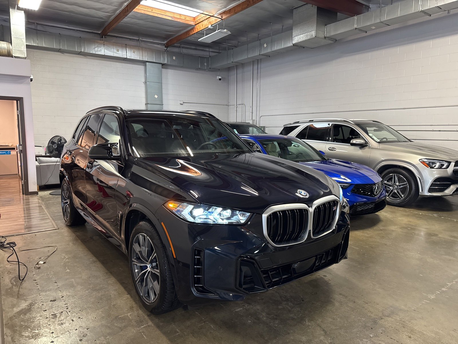 Used 2025 BMW X5 M60i image 3