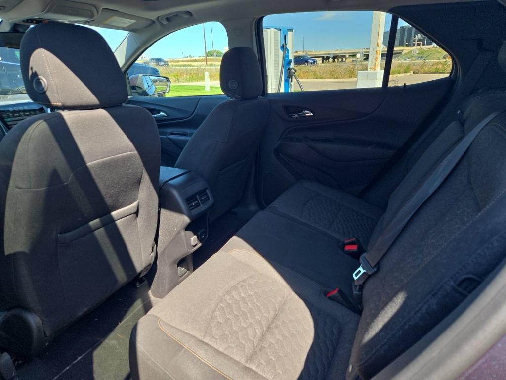 Used 2018 Chevrolet Equinox LT w/ Sun & Infotainment Package AWD/4WD image 14