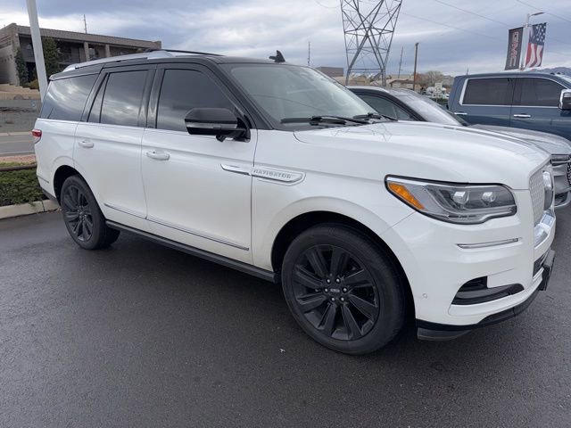 Used 2023 Lincoln Navigator Reserve image 2