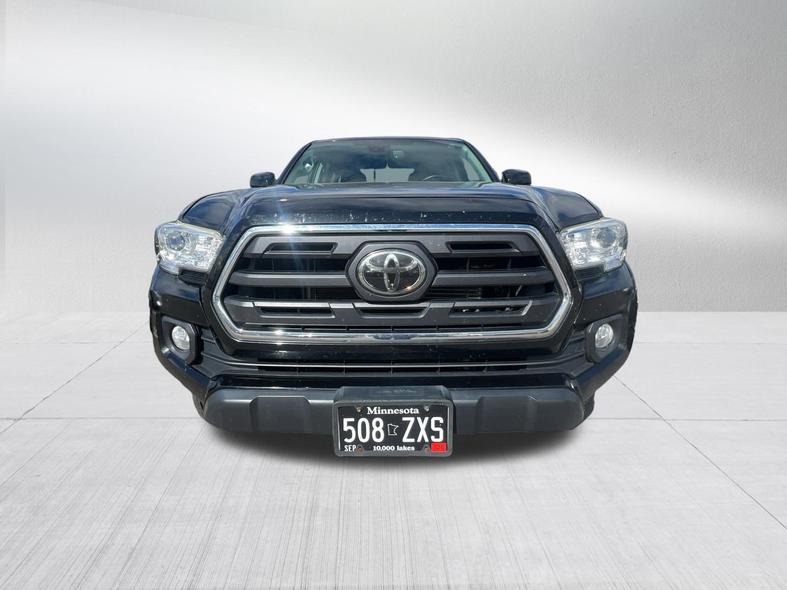 Used 2019 Toyota Tacoma SR5 AWD/4WD image 3