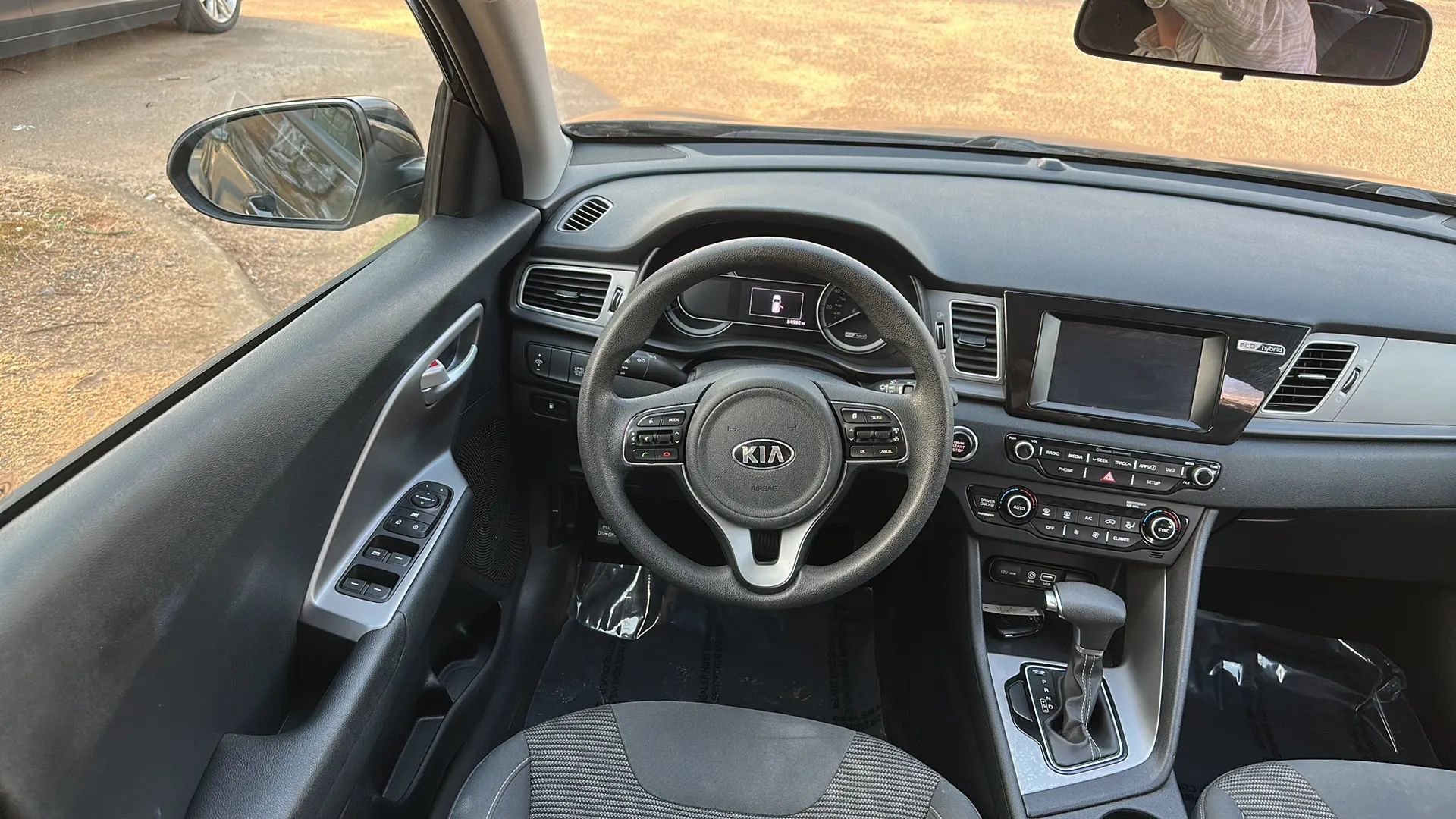 Used 2019 Kia Niro LX image 25