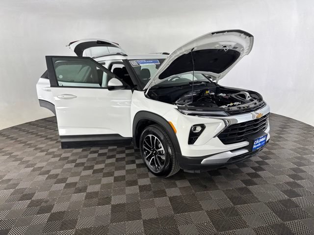 Used 2025 Chevrolet TrailBlazer LT AWD/4WD image 15