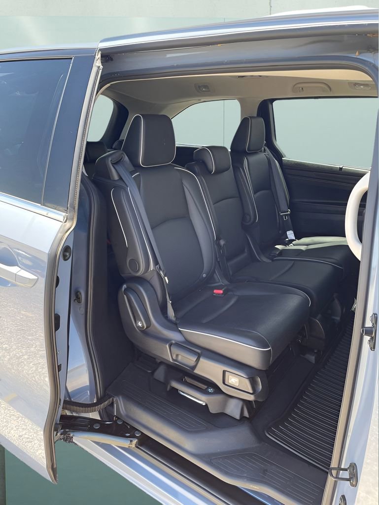 Used 2025 Honda Odyssey Elite image 16