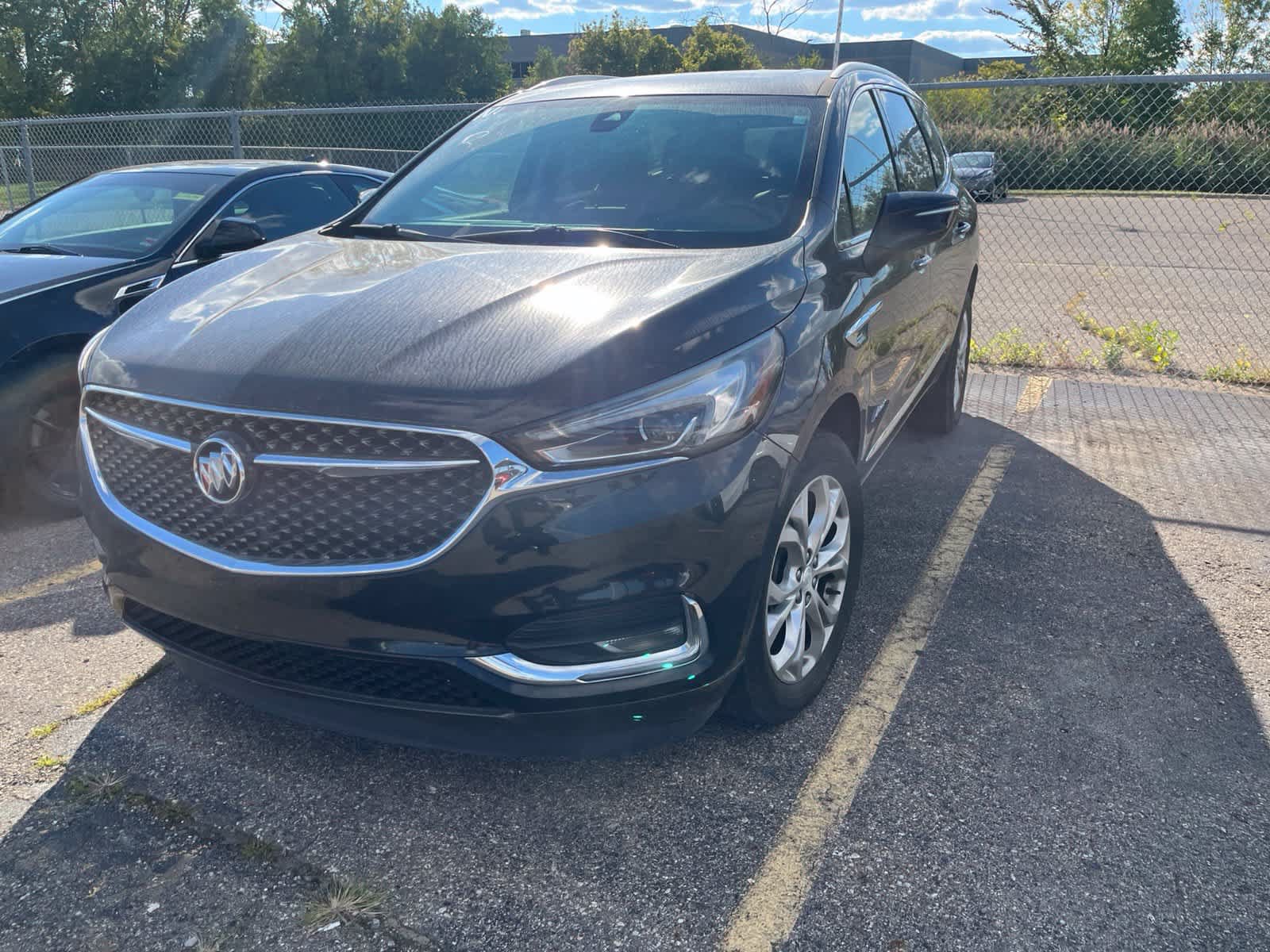 Used 2018 Buick Enclave Avenir FWD image 2
