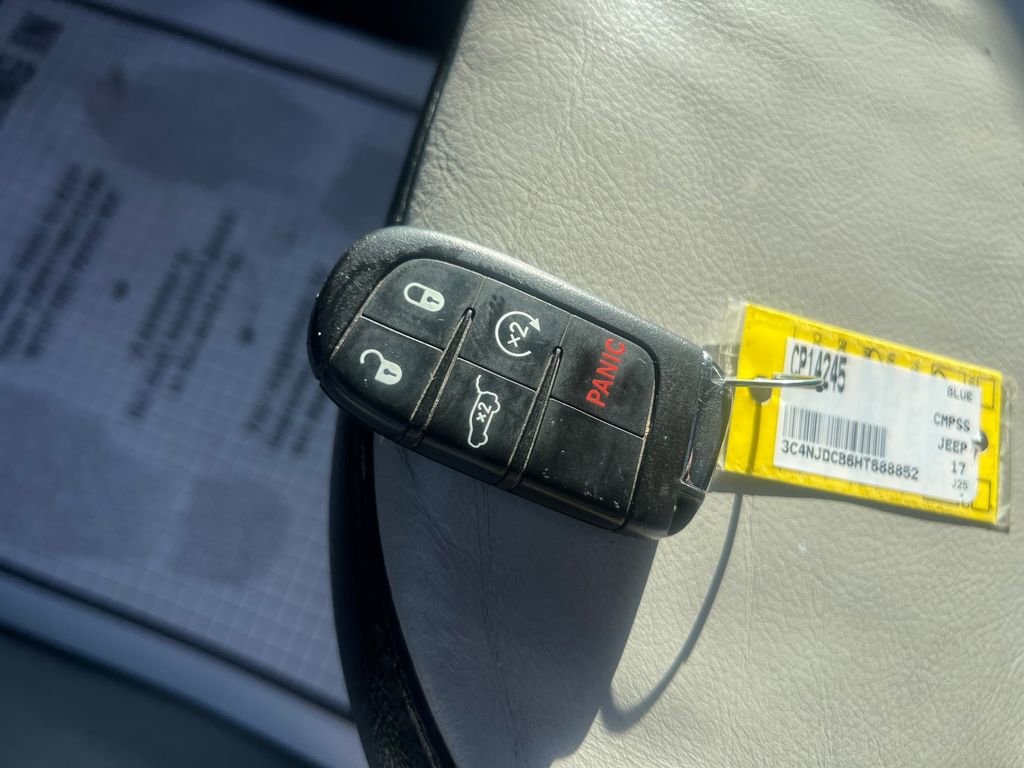 Used 2017 Jeep Compass Limited w/ Navigation Group image 29