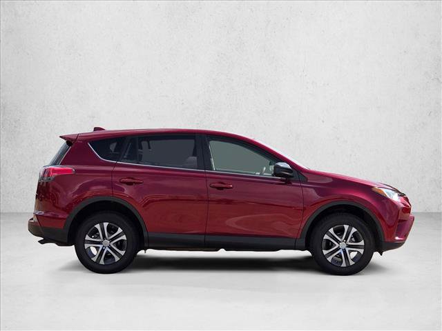 Used 2018 Toyota RAV4 LE FWD image 4
