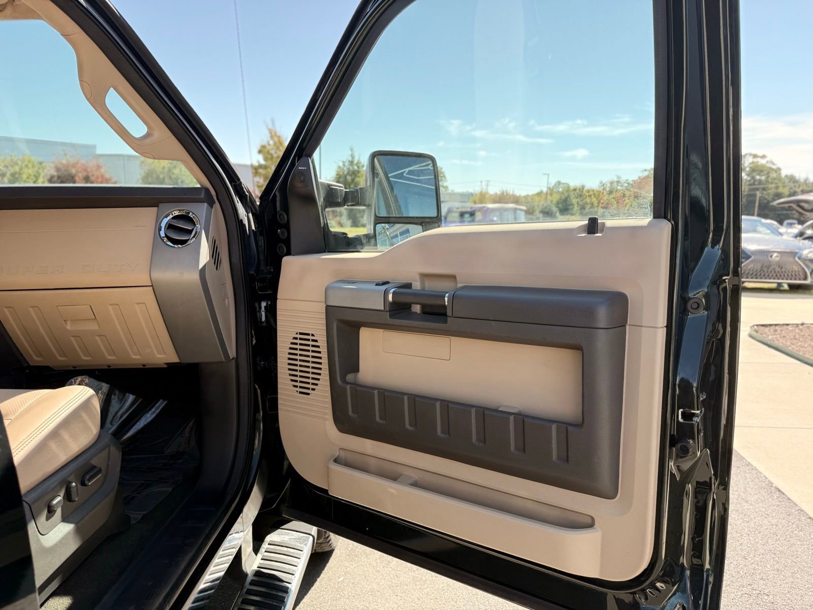 Used 2016 Ford F250 Lariat w/ Lariat Ultimate Package image 15