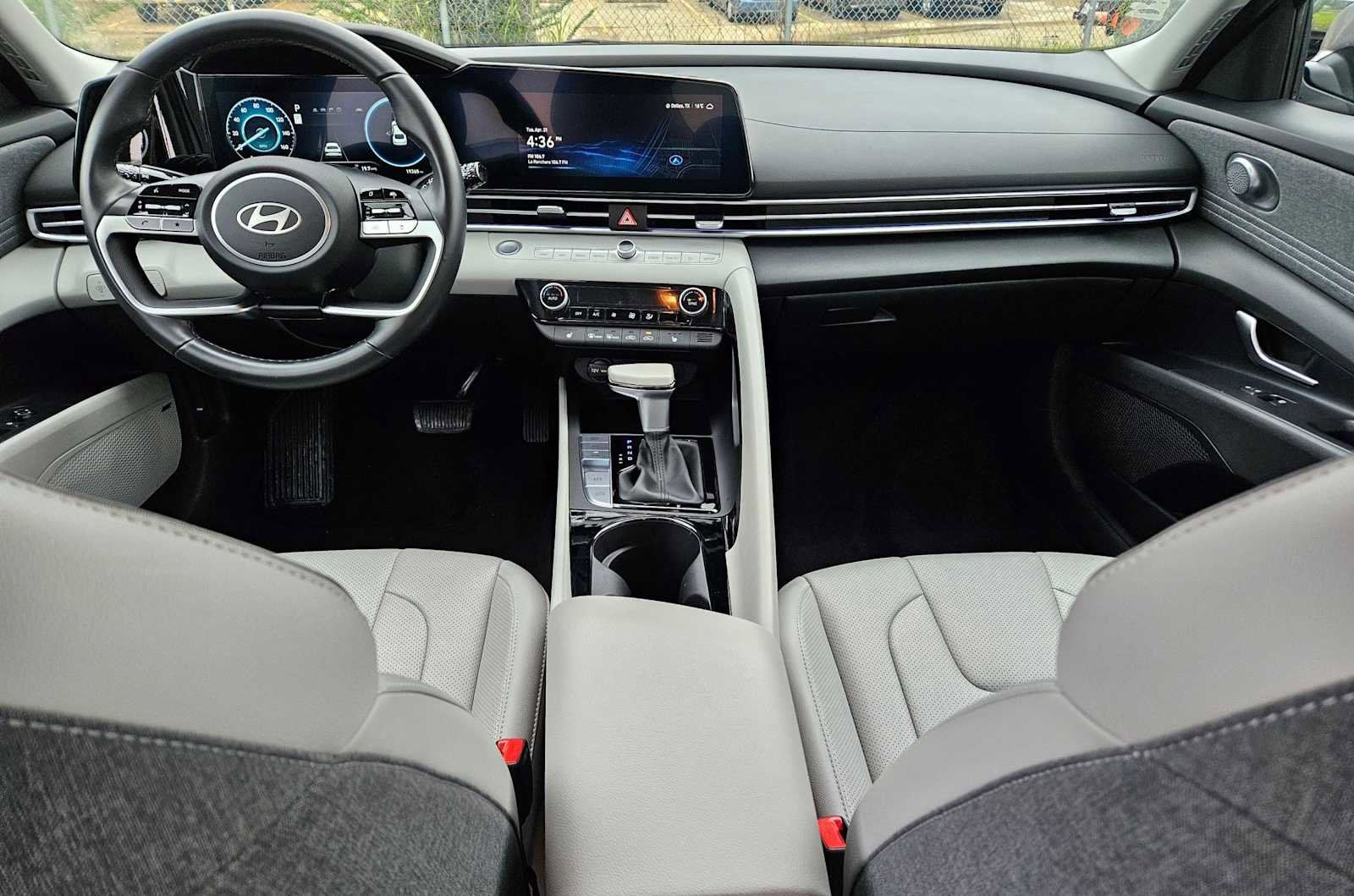 Used 2024 Hyundai Elantra Limited FWD image 15