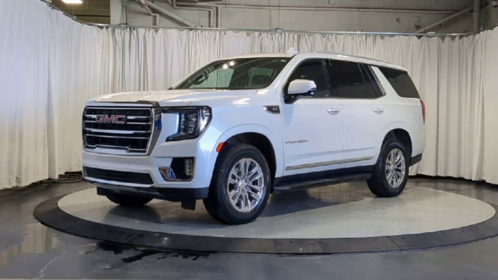 Used 2023 GMC Yukon SLT w/ SLT Premium Package image 4