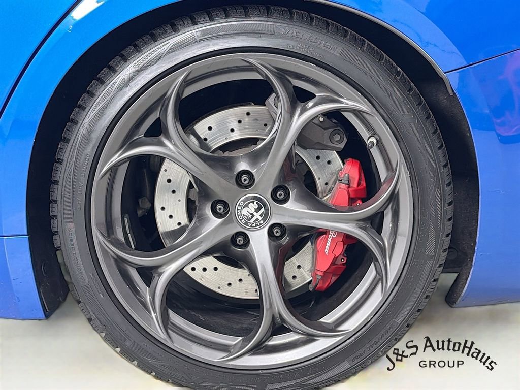 Used 2023 Alfa Romeo Giulia Quadrifoglio w/ Active Assist Plus Package image 37