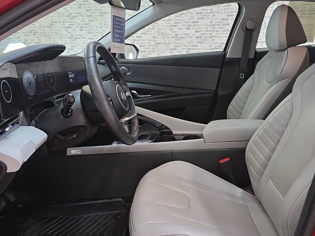 Used 2024 Hyundai Elantra Limited image 23