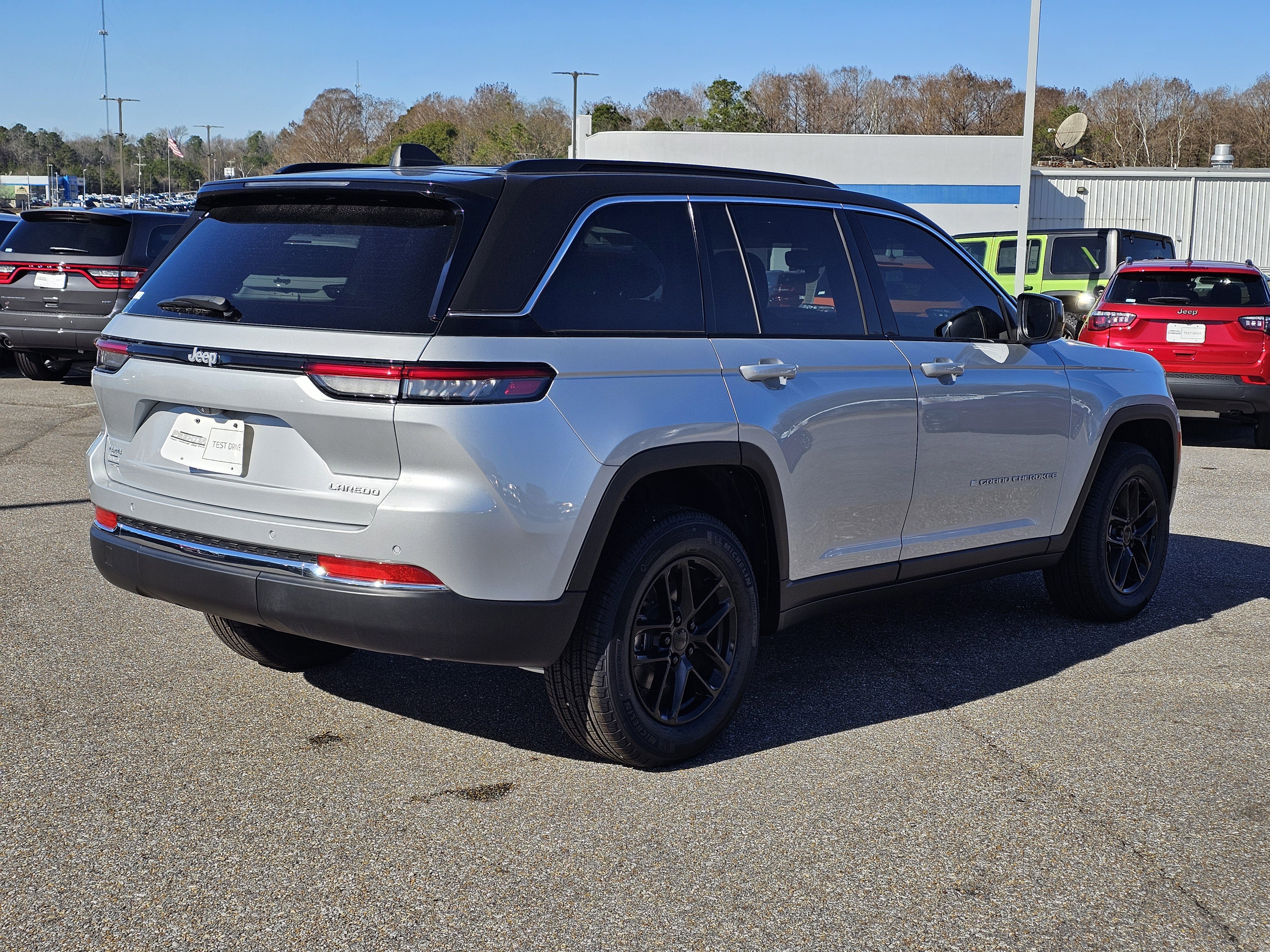 New 2024 Jeep Grand Cherokee Laredo X w/ Luxury Tech Group I image 8