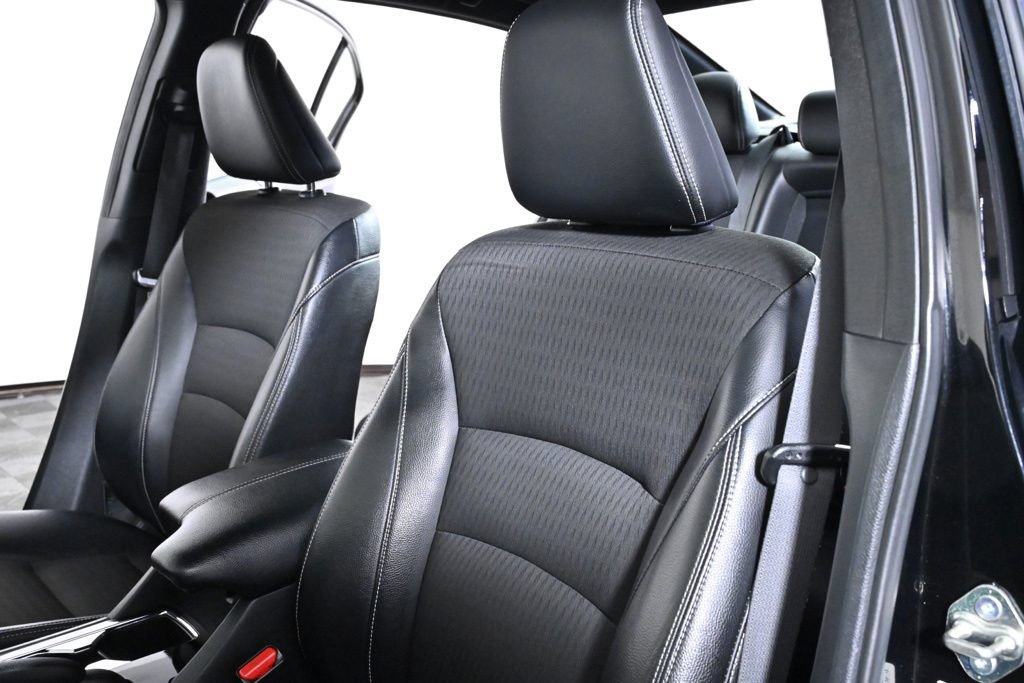 Used 2017 Honda Accord Sport image 19