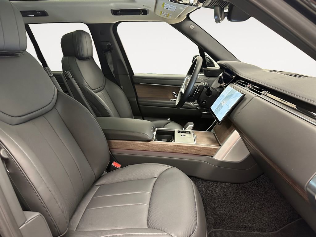 Used 2025 Land Rover Range Rover SE AWD/4WD image 15