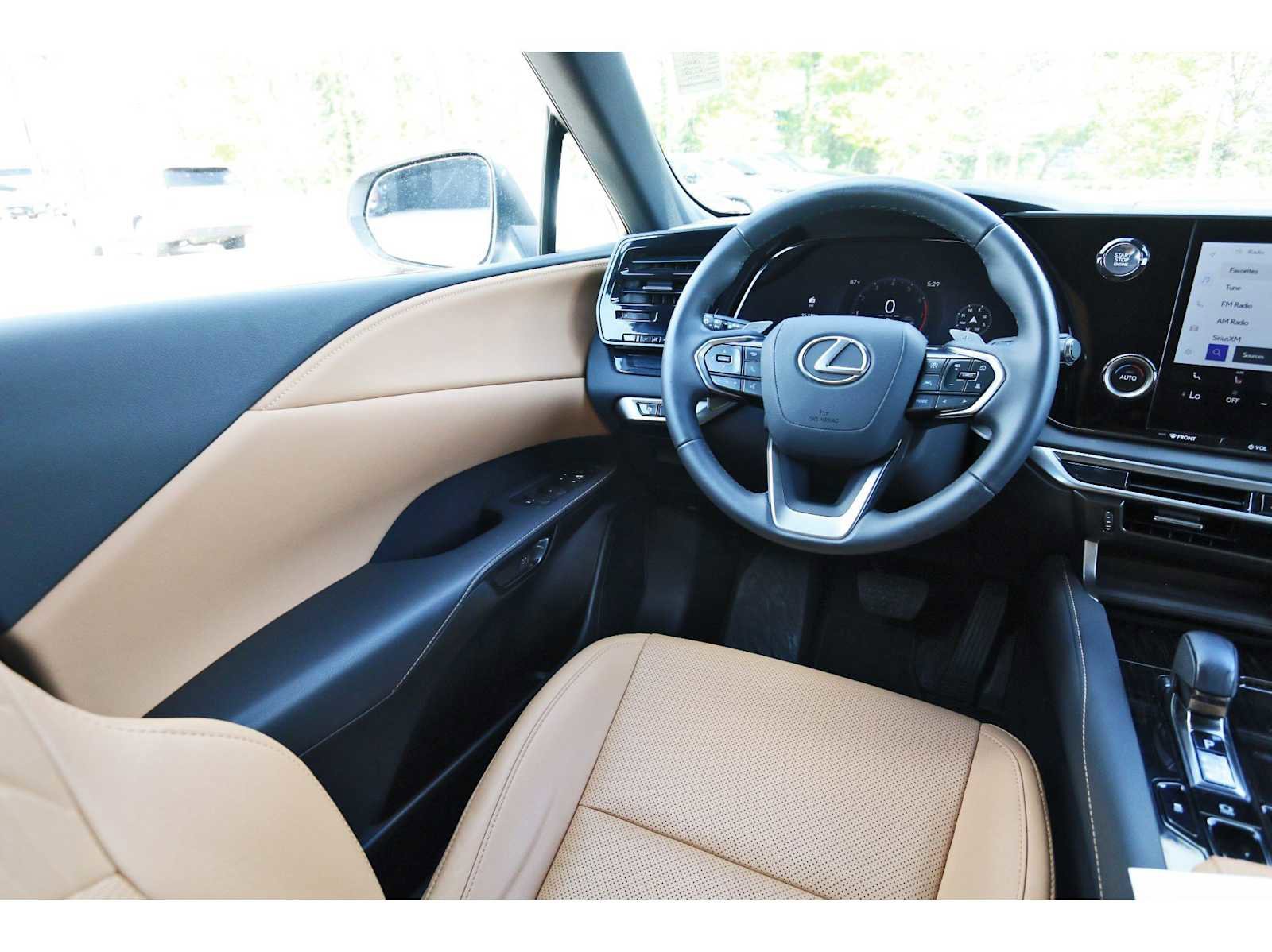 Used 2025 Lexus RX 350 FWD w/ Technology Package image 6