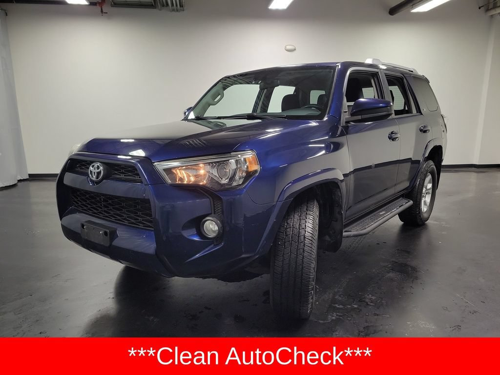 Used 2017 Toyota 4Runner SR5 AWD/4WD image 4