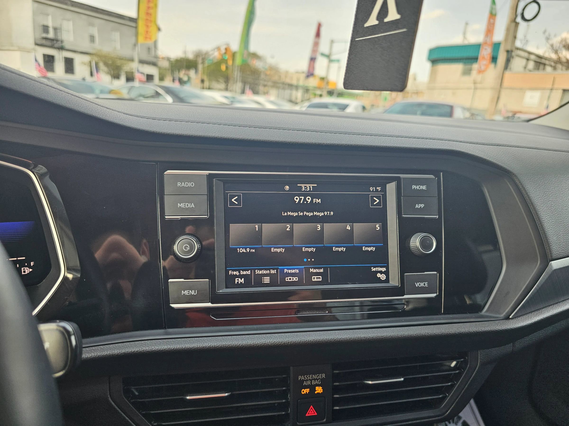 Used 2022 Volkswagen Jetta SE image 24