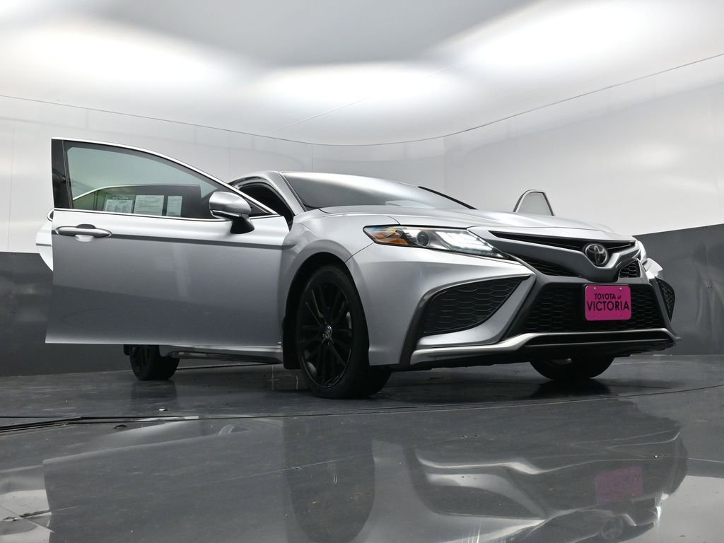 Used 2021 Toyota Camry XSE image 31