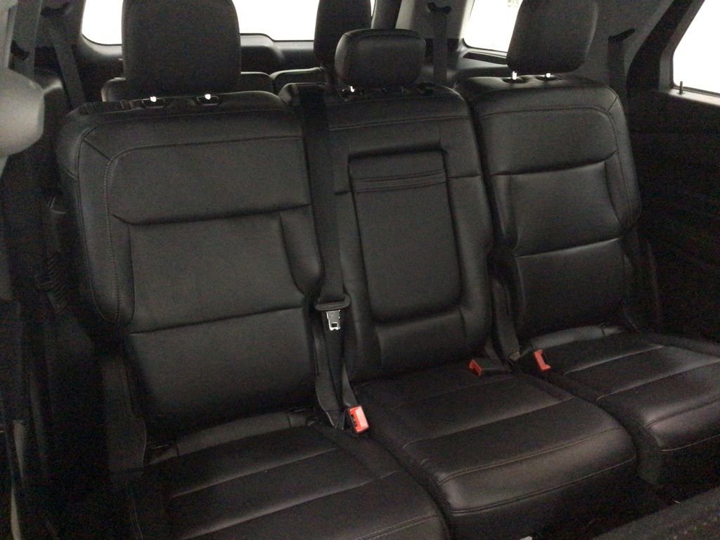 Used 2022 Ford Explorer XLT w/ Equipment Group 202A image 32