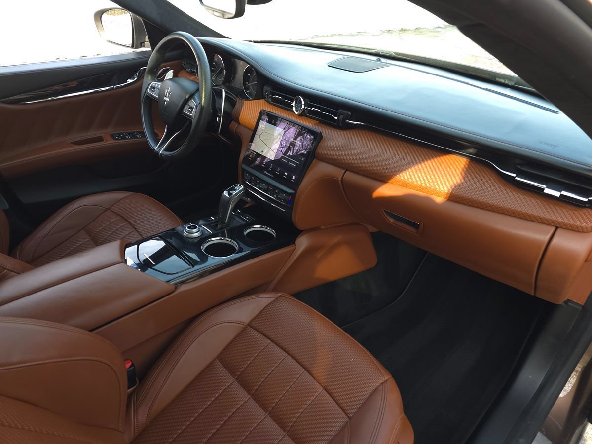 Used 2022 Maserati Quattroporte Modena RWD image 20