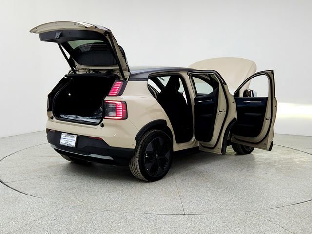 New 2026 Volvo EX30 Cross Country Ultra image 11