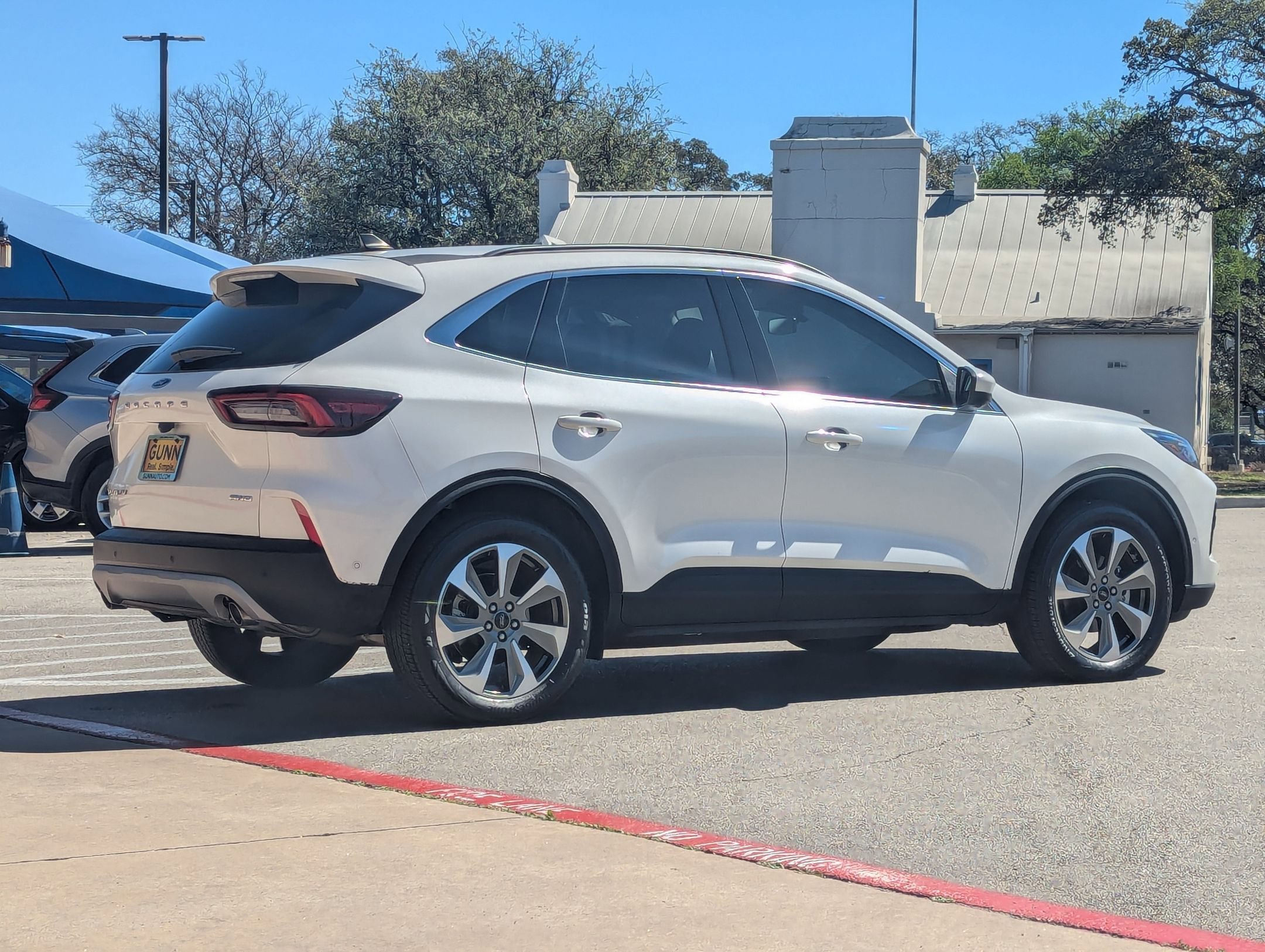 Used 2023 Ford Escape Platinum w/ Premium Technology Package image 3