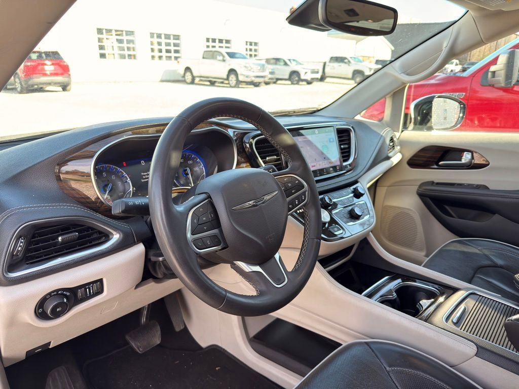 Used 2023 Chrysler Pacifica Limited image 20