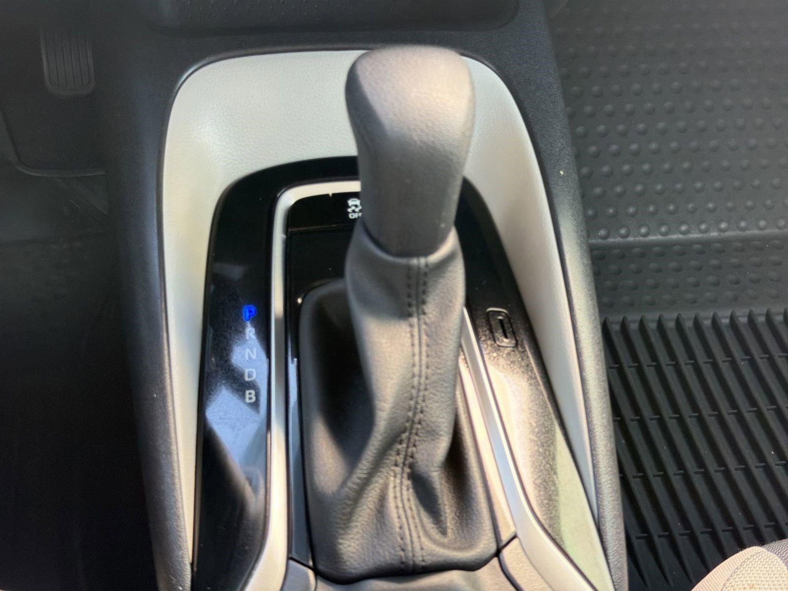 Certified 2024 Toyota Corolla LE FWD image 18