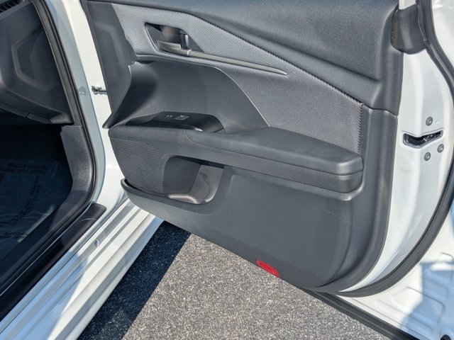 Used 2025 Toyota Camry SE image 13