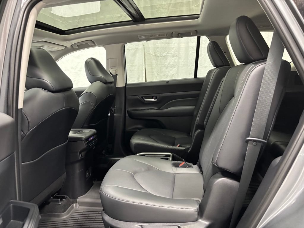 Used 2026 Toyota Grand Highlander AWD image 50