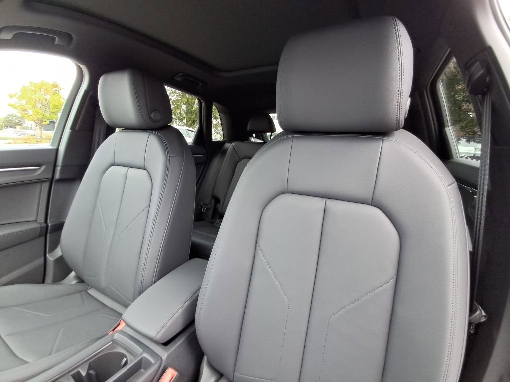 New 2025 Audi Q3 2.0T Premium image 10