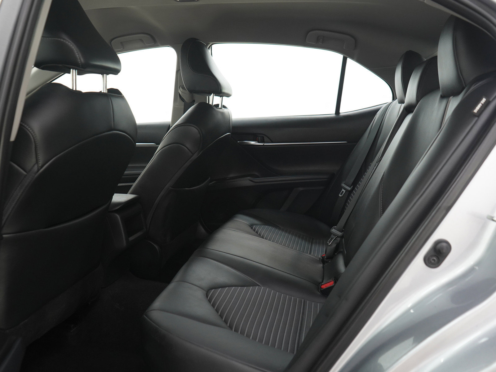 Used 2024 Toyota Camry SE FWD image 13