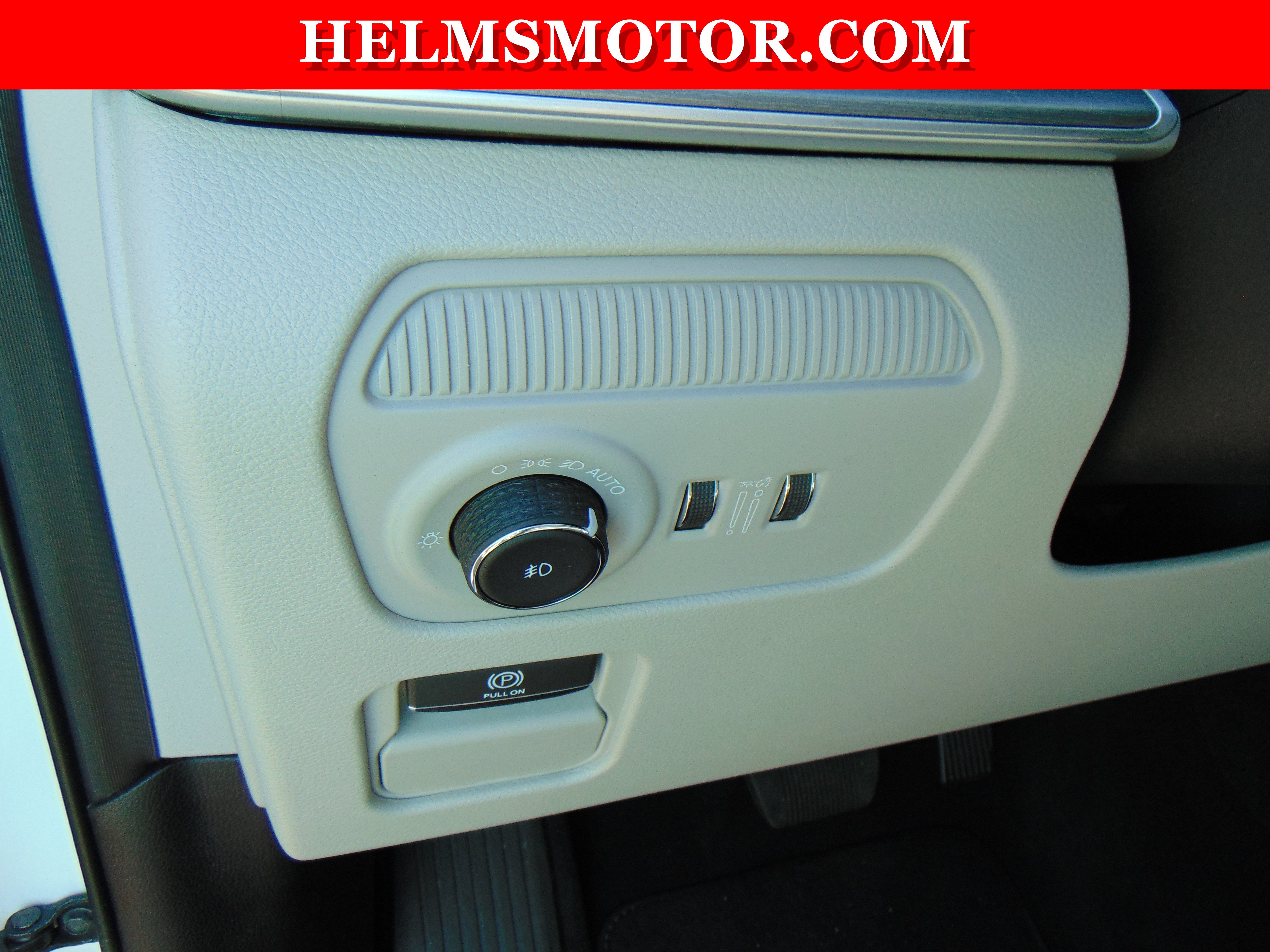 Certified 2025 Jeep Wagoneer L 4WD image 26