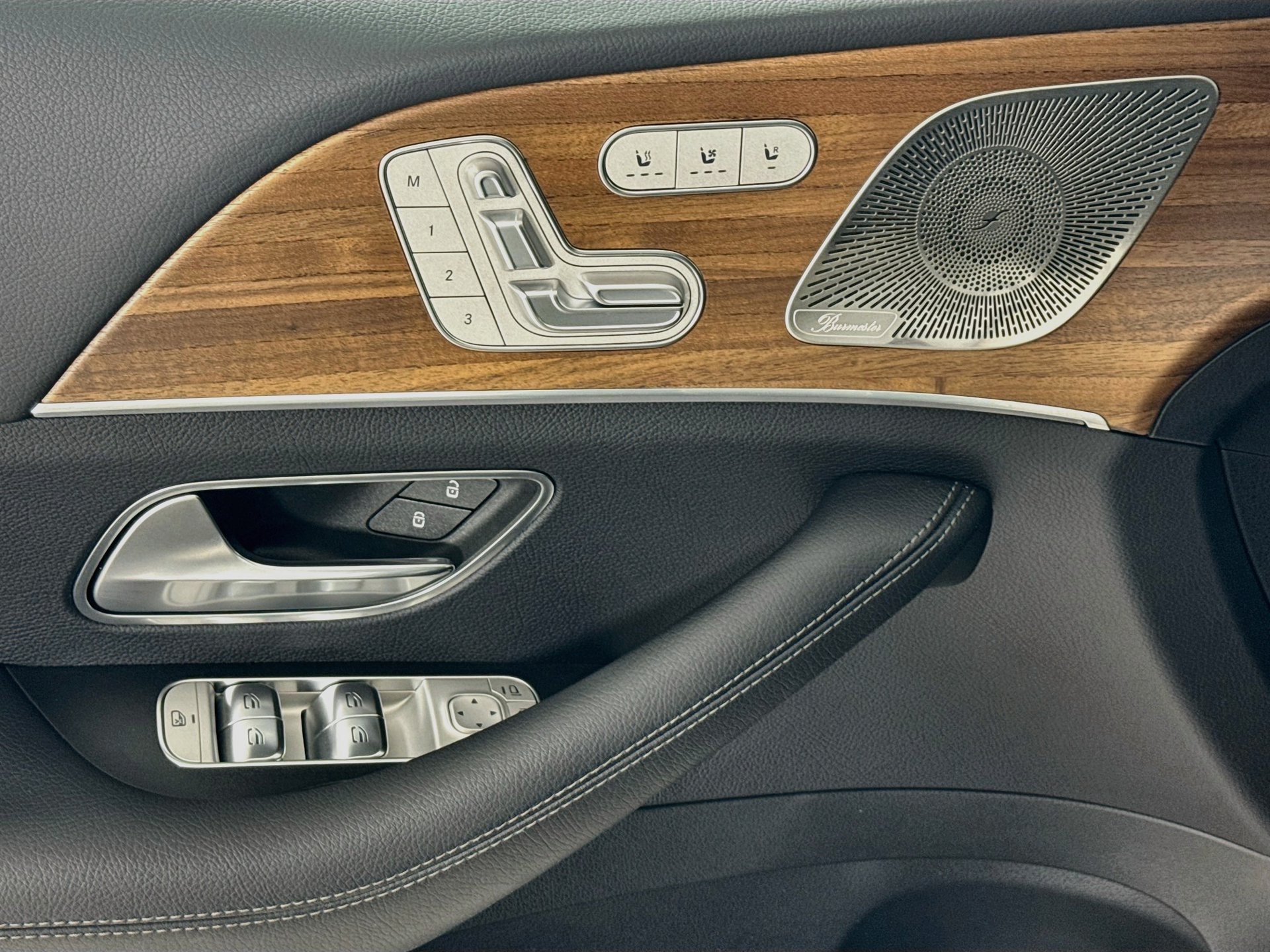 Certified 2025 Mercedes-Benz GLE 350 4MATIC image 19