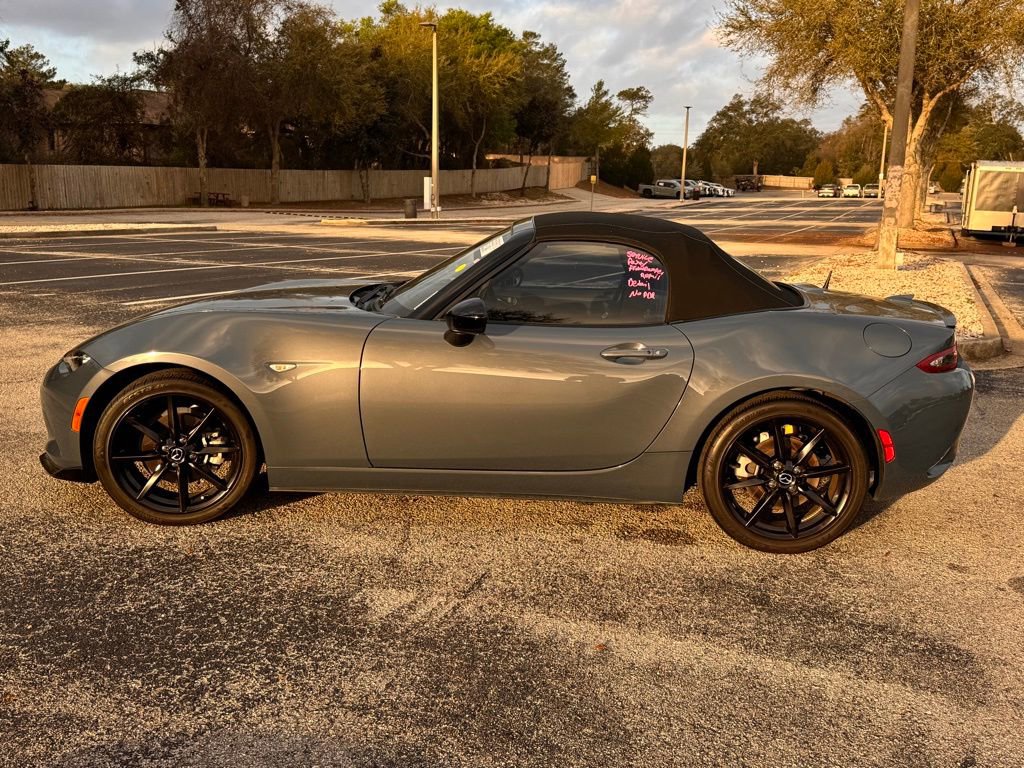Used 2021 MAZDA MX-5 Miata Club image 4