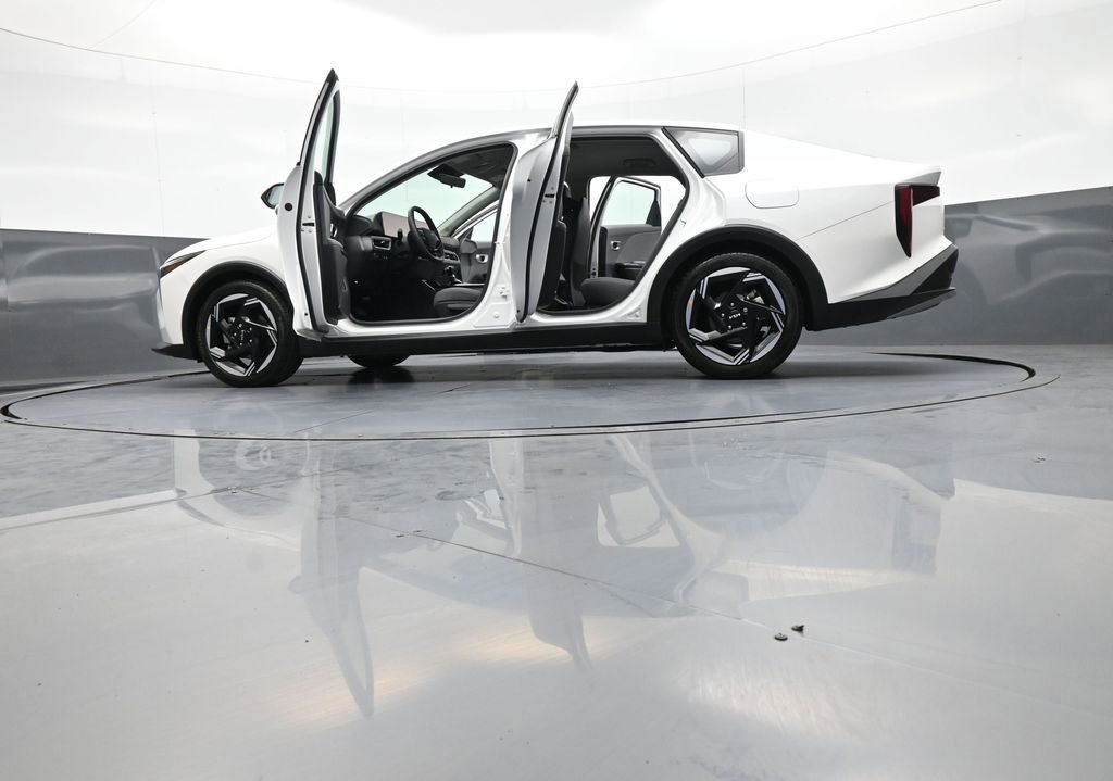 Certified 2025 Kia K4 EX FWD image 48