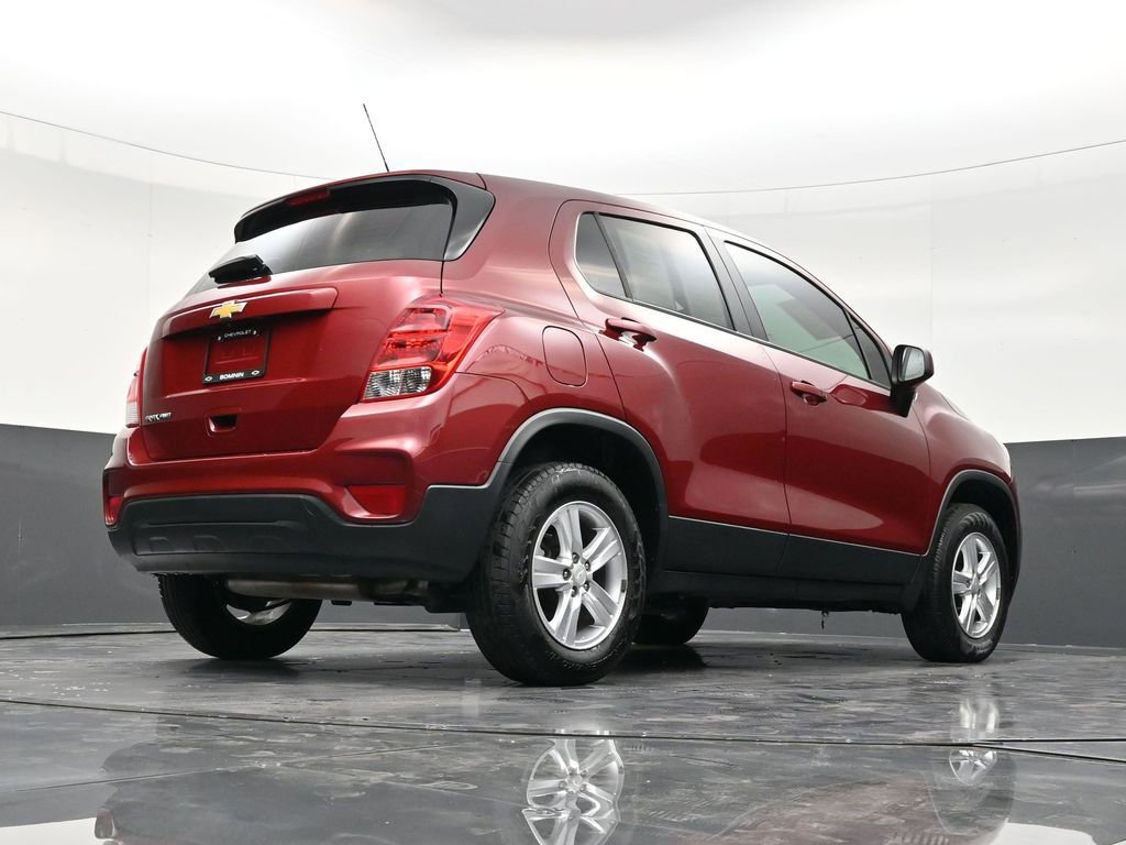 Used 2022 Chevrolet Trax LS AWD/4WD image 25