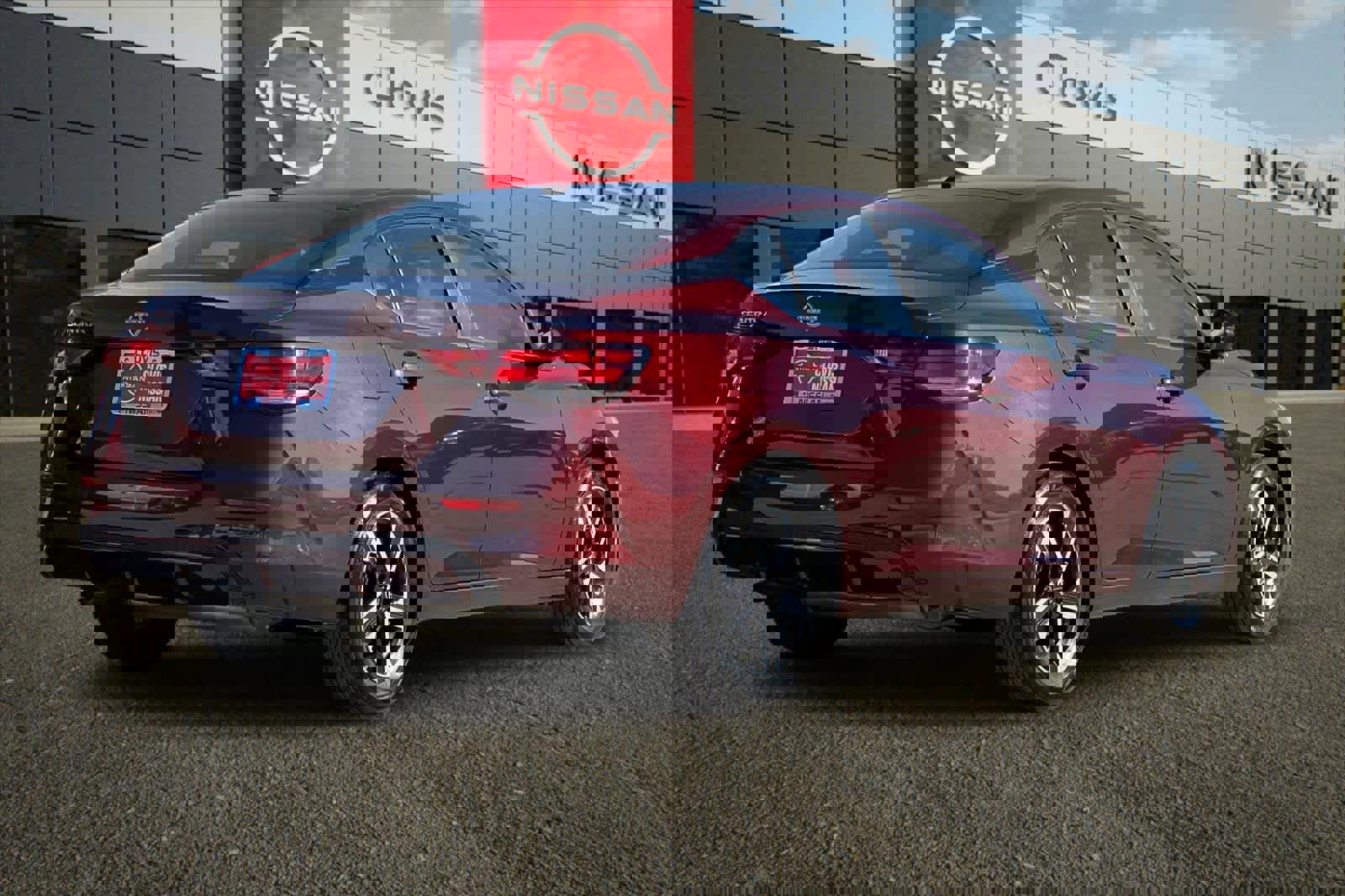 Used 2025 Nissan Sentra SV image 3