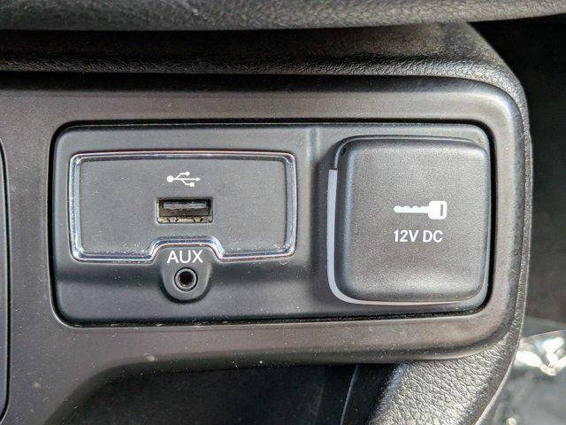 Certified 2023 Jeep Renegade Latitude AWD/4WD image 22