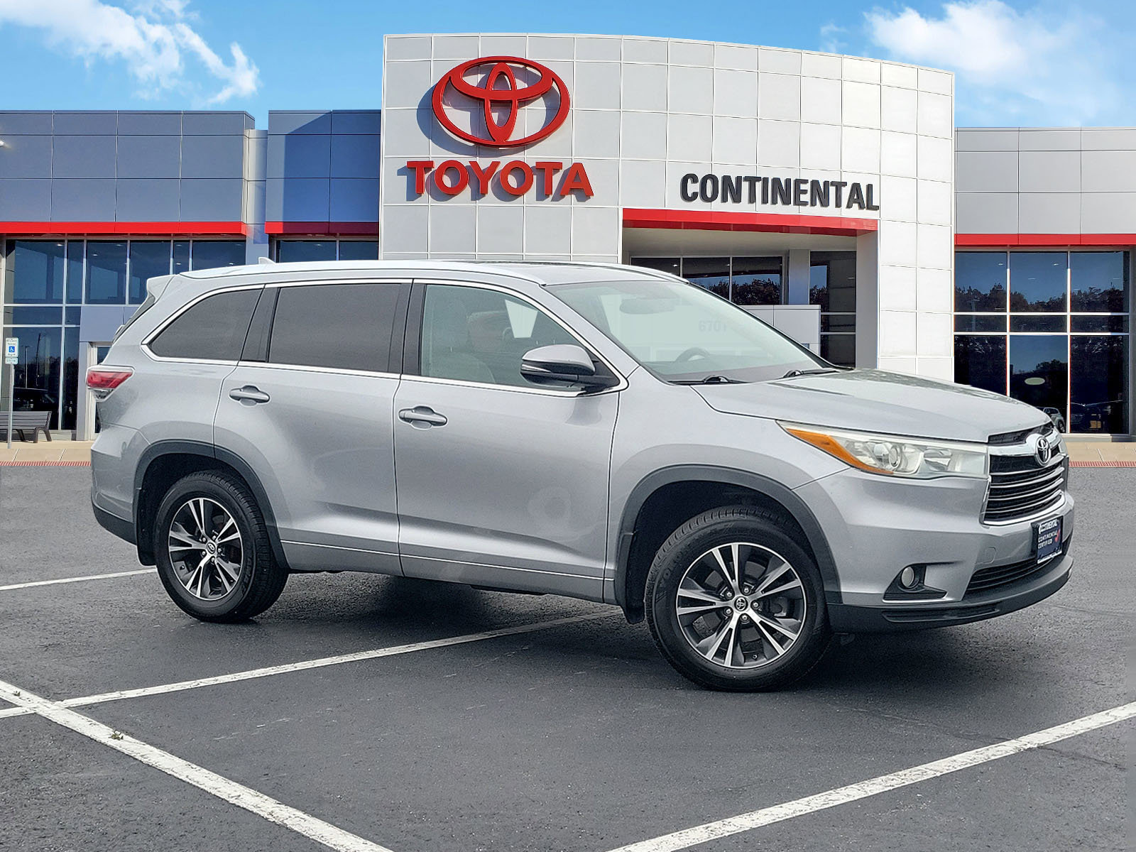 Used 2016 Toyota Highlander XLE AWD/4WD video 2