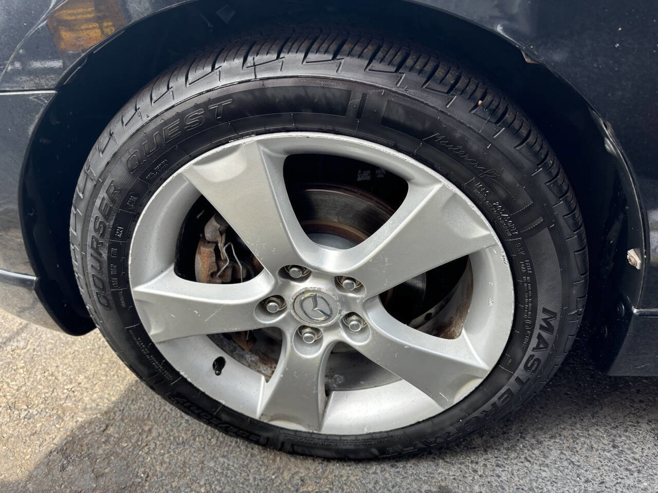 Used 2005 MAZDA MAZDA3 s w/ Moonroof & 6-CD Pkg image 22