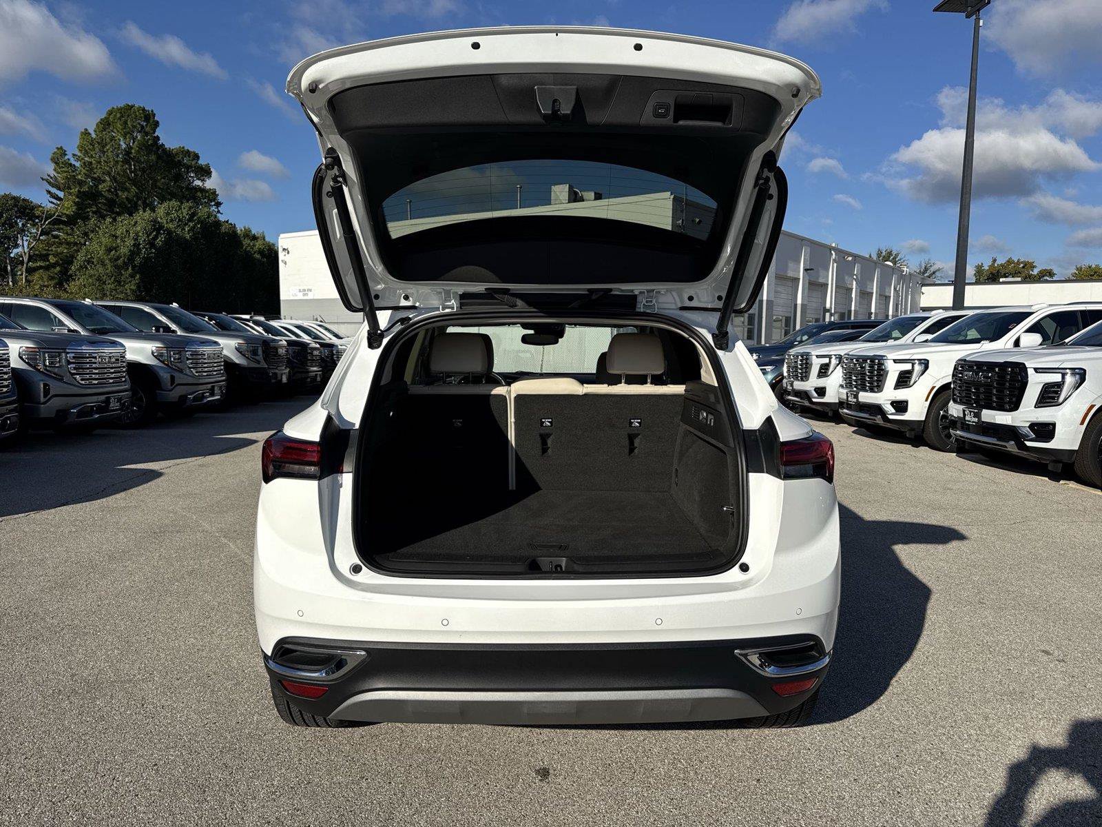 Used 2022 Buick Envision Essence w/ Technology Package I FWD image 26