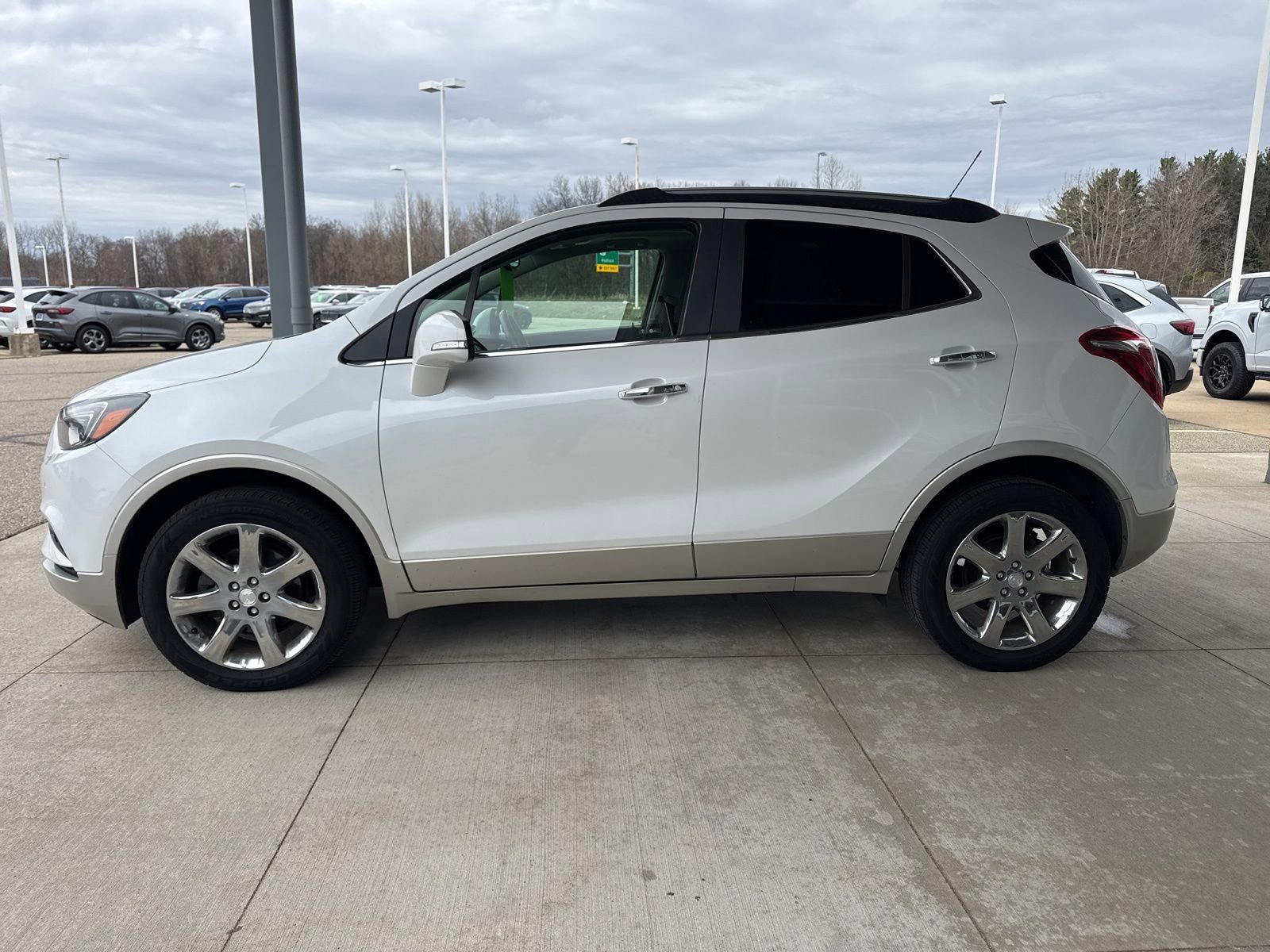 Used 2017 Buick Encore Premium w/ Experience Buick Package image 3
