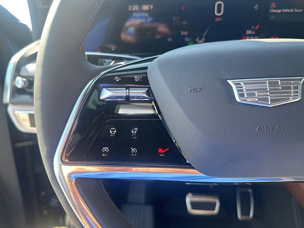 New 2026 Cadillac Vistiq Luxury w/ LPO, Floor Liner Package AWD/4WD image 30
