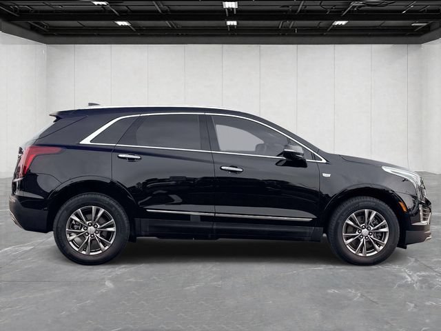 Used 2023 Cadillac XT5 Premium Luxury w/ LPO, Floor Liner Package FWD image 4