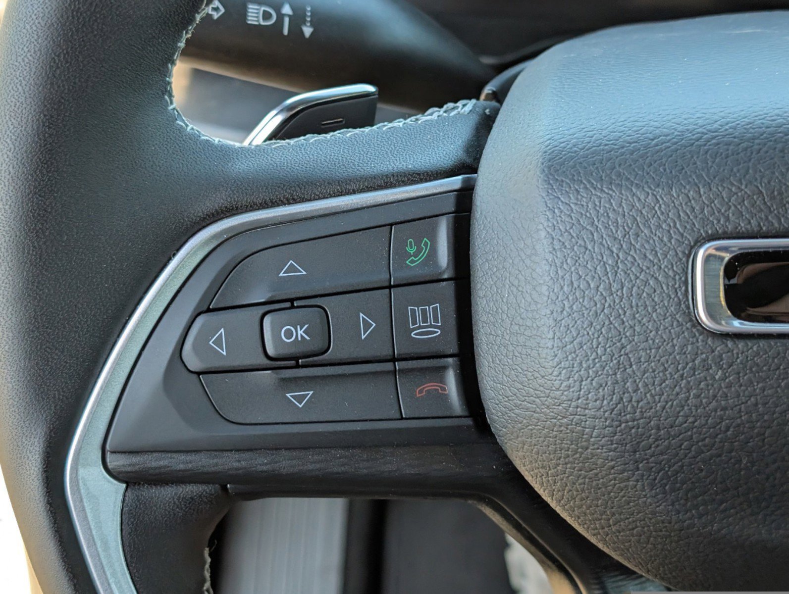 New 2024 Jeep Grand Cherokee Laredo X w/ Luxury Tech Group I image 18